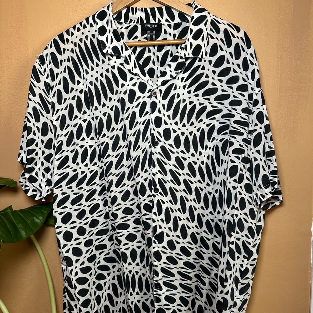 Forever 21 Black and White Casual Button Down Shirt